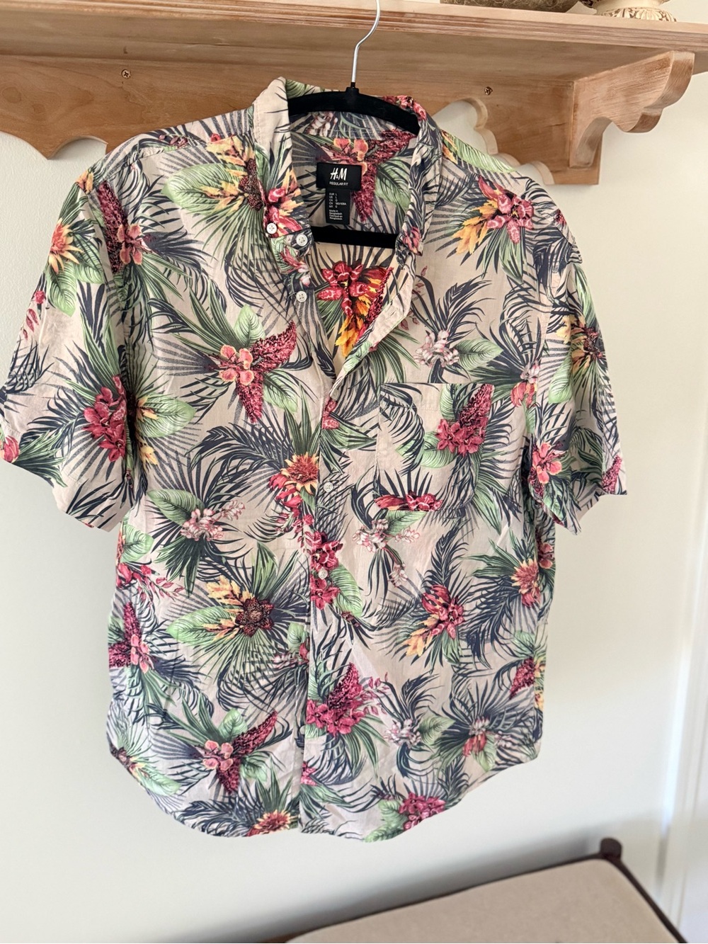 H&M Floral Tropical Print Button-Down Shirt in Beige, Green, Red